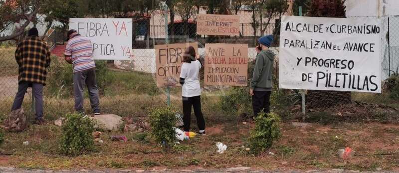 Protesta vecinal contra el Ayuntamiento/TA.